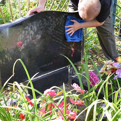 Аксессуары для благоустройства захоронений | Чистка надгробий от загрязнений и жирных пятен