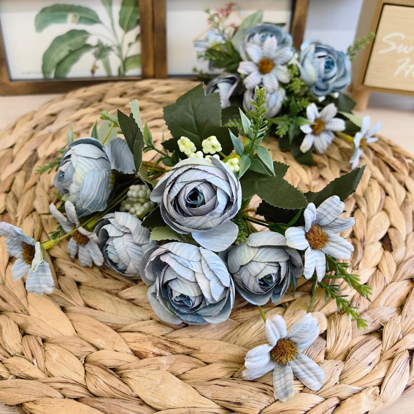 Искусственные цветы в Сызрани | Цветы искусственные «Камелии с мелкоцветом», голубые, букет